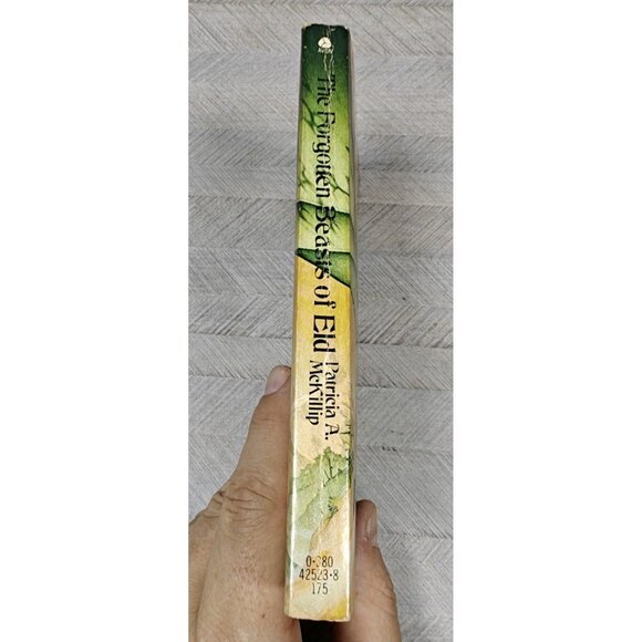 The Forgotten Beasts of Eld Patricia A. McKillip Paperback Avon 1974 Vintage - Picture 2 of 9